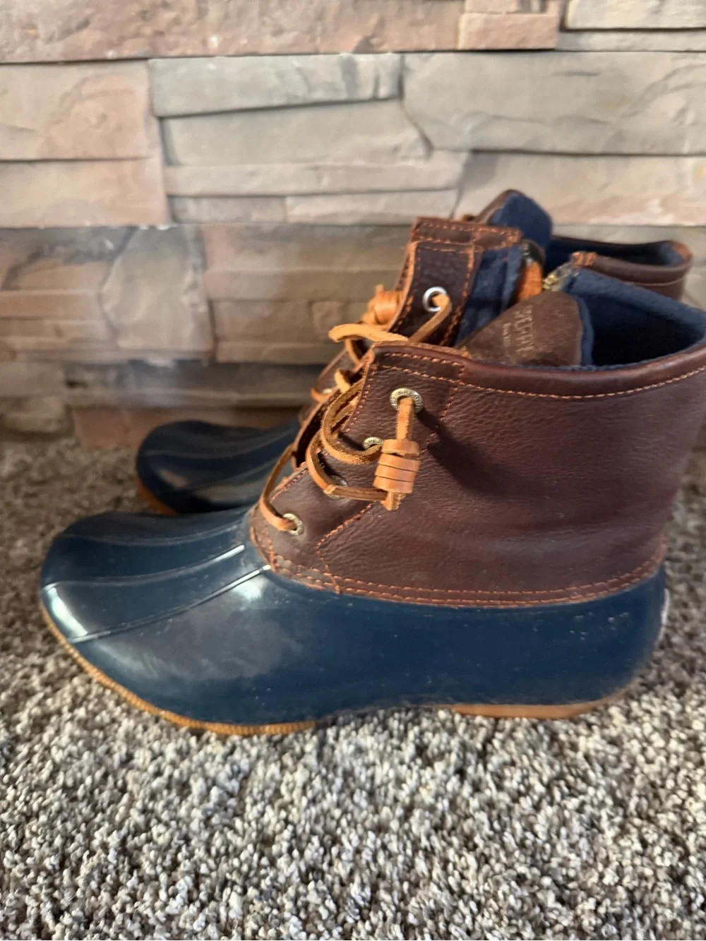 Sperry worn once